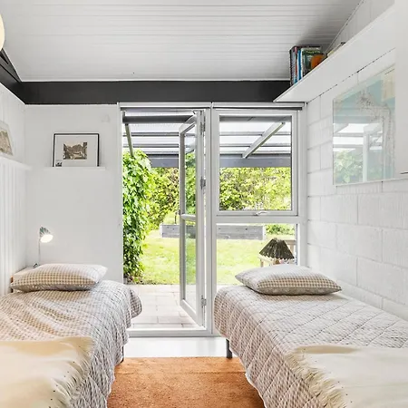 Semesterbostad Awesome In Sydals With Wifi Klinting